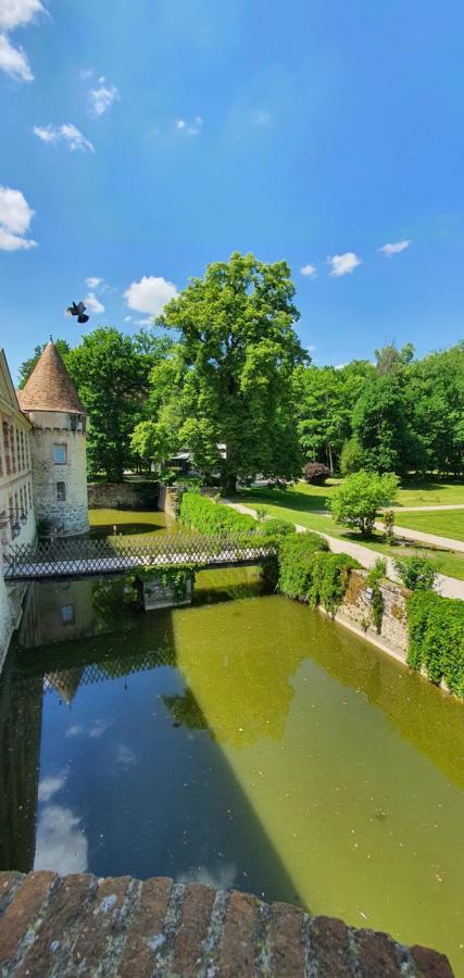 Château de la Cour Senlisse Exterior foto