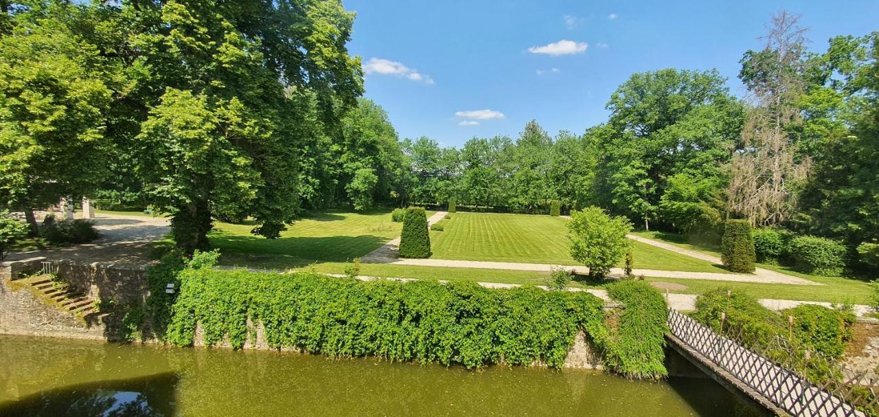 Château de la Cour Senlisse Exterior foto